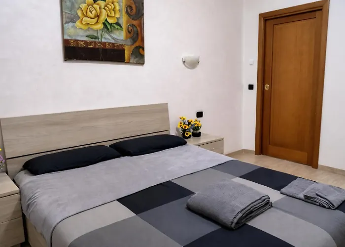Golden - Golden - Close To Metro C Pansiyon *